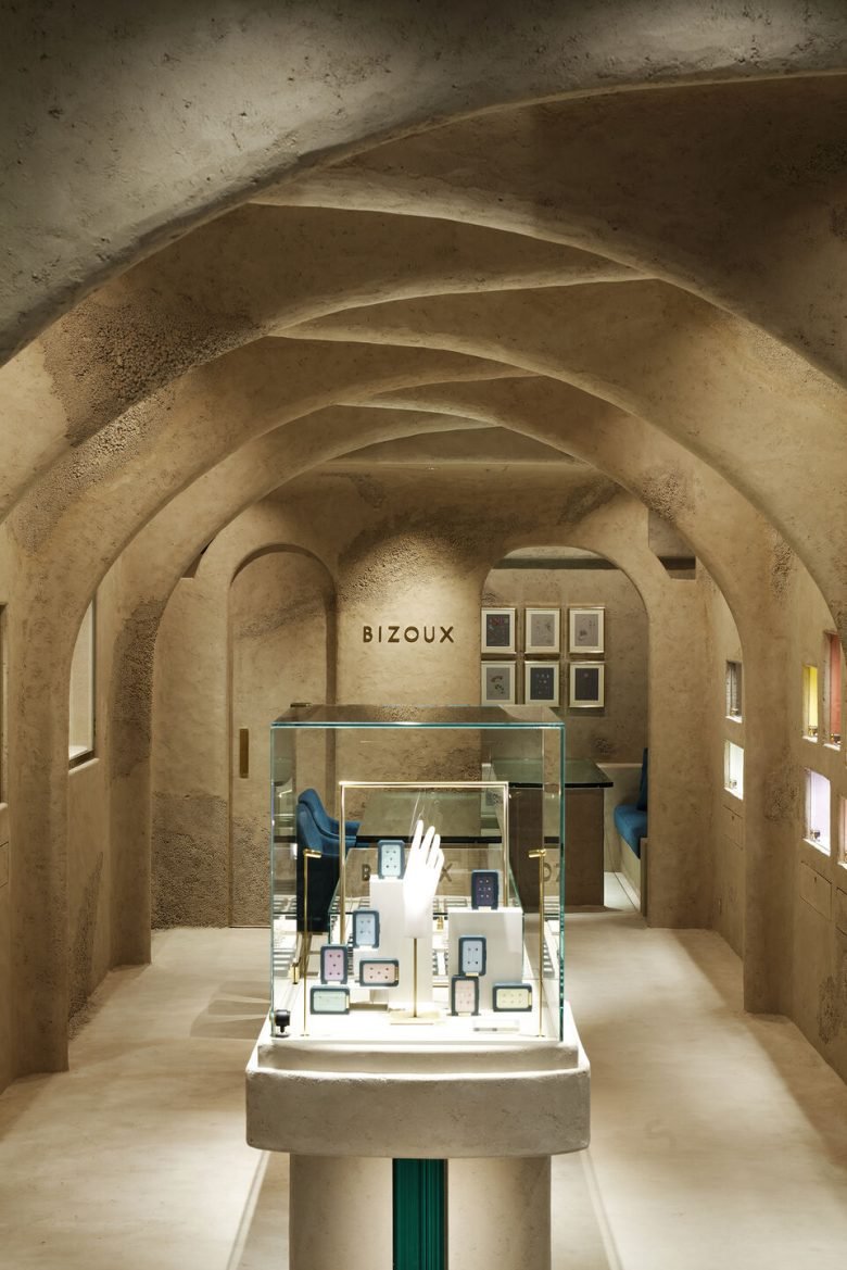 GAVEL INC. 的 BIZOUX 商店