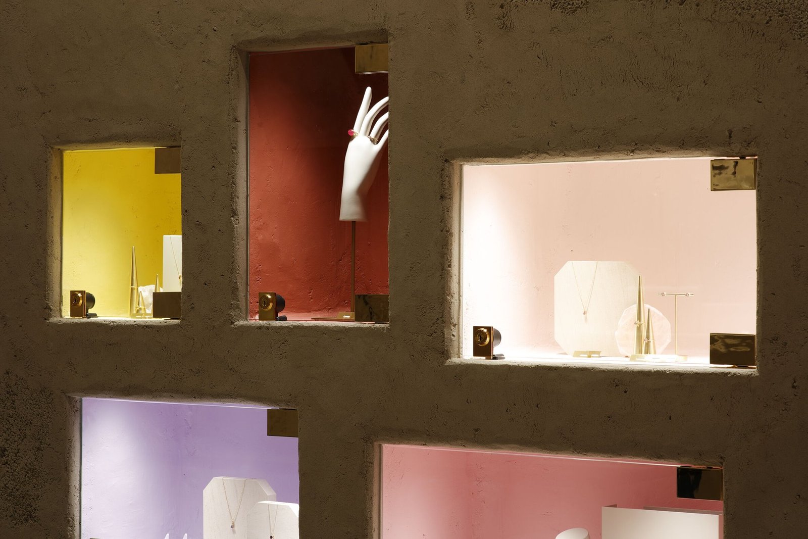 GAVEL INC. 的 BIZOUX 商店