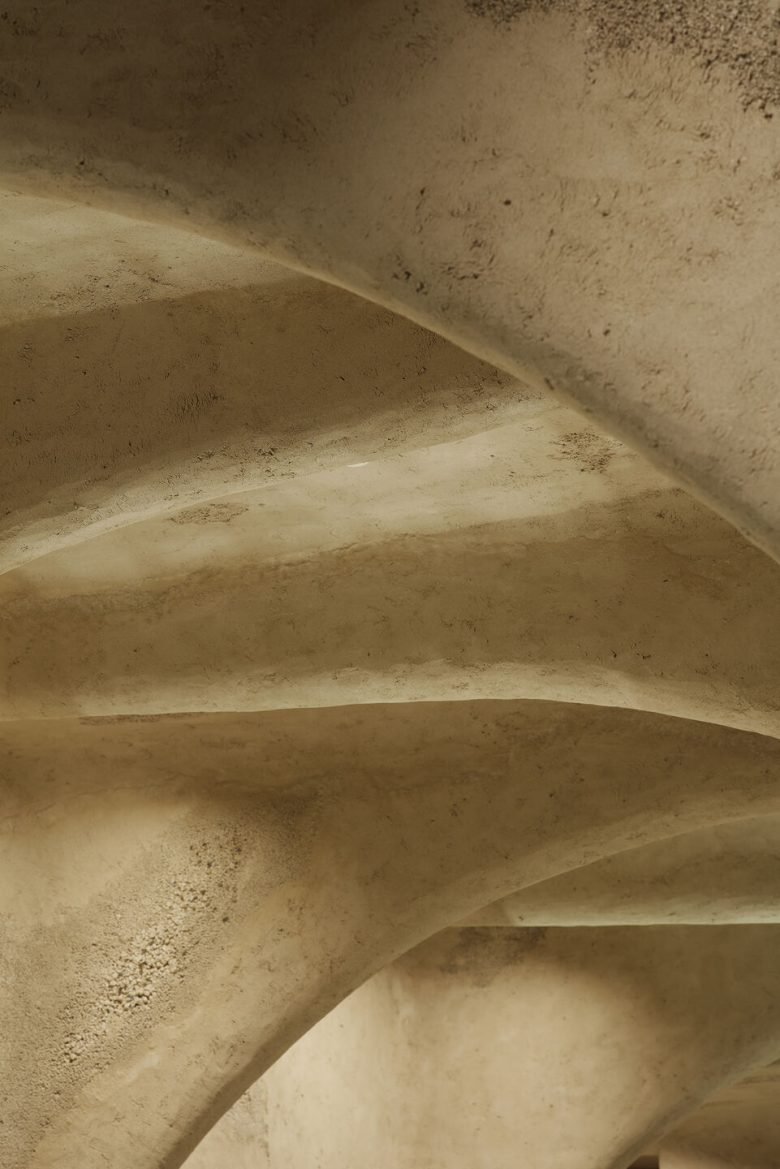 GAVEL INC. 的 BIZOUX 商店