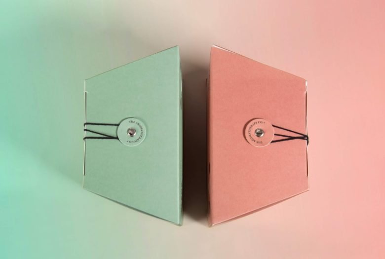 莎拉·约翰斯顿 (Sarah Johnston) 的《BLEND》