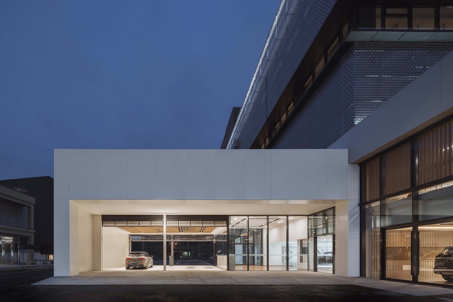 ARCHIHOPE 的宝马体验中心