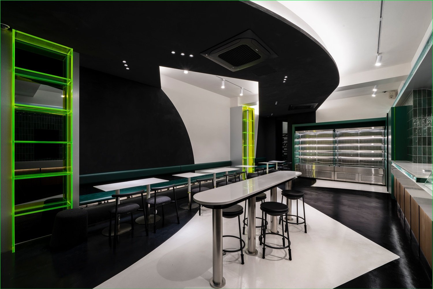 Blurker 的 BOOSTN 咖啡馆