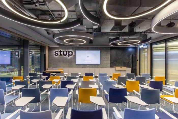 BT Stup 办公室，由 BL Studio Associate 设计