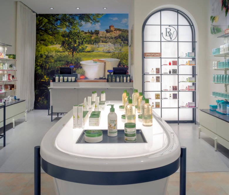 Robilant Associati 设计的 Bottega Verde 概念店 Robilant Associati 设计的 Bottega Verde 概念店
