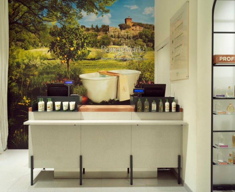 Robilant Associati 设计的 Bottega Verde 概念店 Robilant Associati 设计的 Bottega Verde 概念店