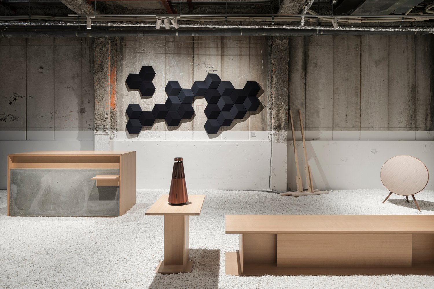 Bang&Olufsen Pop-Up Store Kyoto by Yusuke Seki