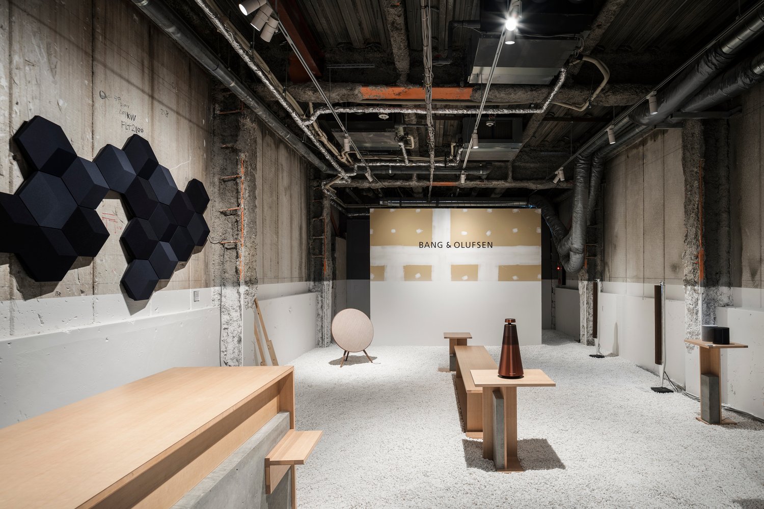 Bang&Olufsen Pop-Up Store Kyoto by Yusuke Seki