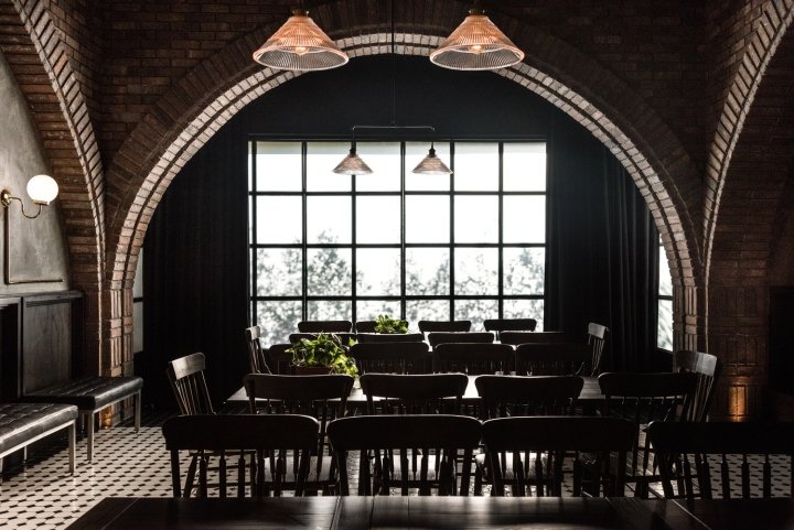 Salón Sociedad 由 Communal + OTRA Arquitectura 设计，蒙特雷 – 墨西哥