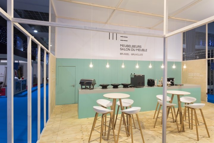 2017 年布鲁塞尔家具展 A&B Project 的酒吧和接待区“布鲁塞尔之夜”