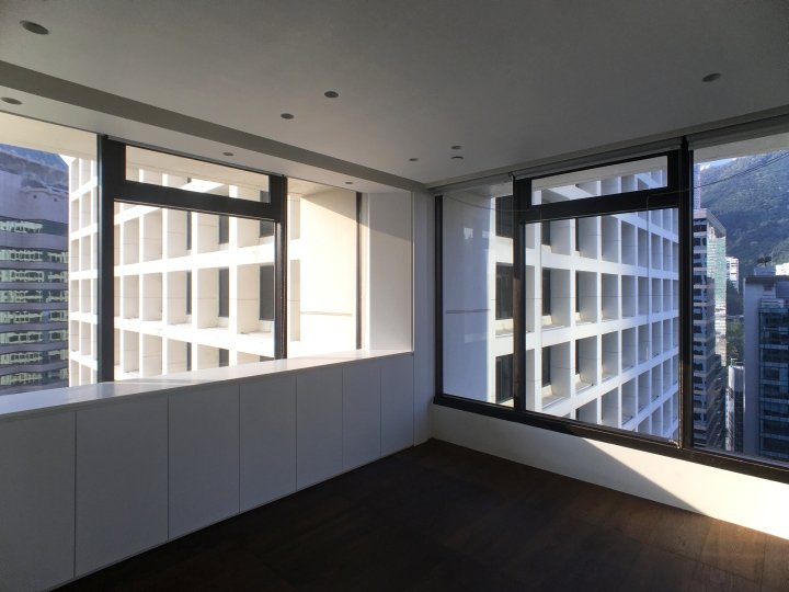 香港置地广场大律师室 by Plot Architecture Office