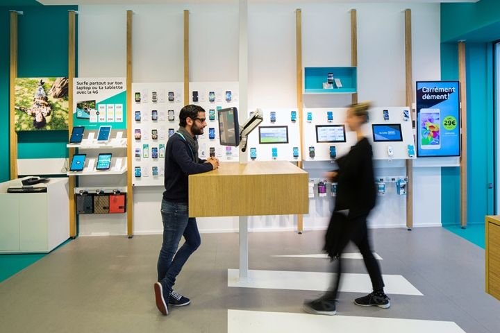 基地店由 Minale Design Strategy 设计，霍尔努 – 比利时