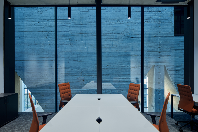 Base4Work 布拉迪斯拉发 by Studio Perspektiv Base4Work 布拉迪斯拉发 by Studio Perspektiv