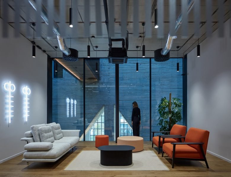 Base4Work 布拉迪斯拉发 by Studio Perspektiv Base4Work 布拉迪斯拉发 by Studio Perspektiv