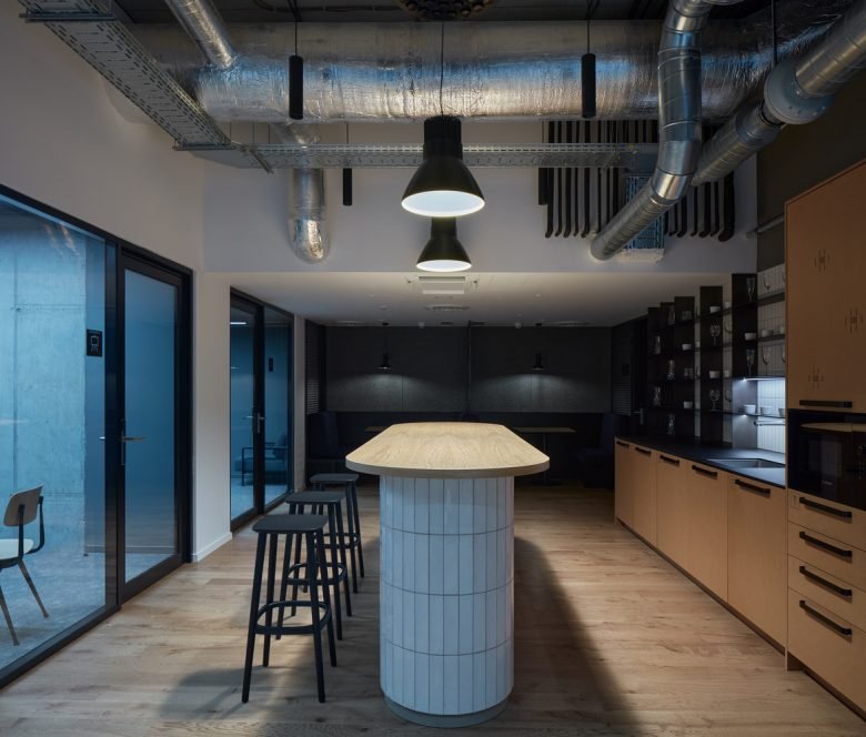 Base4Work 布拉迪斯拉发 by Studio Perspektiv Base4Work 布拉迪斯拉发 by Studio Perspektiv