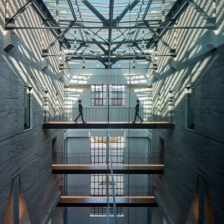 Base4Work 布拉迪斯拉发 by Studio Perspektiv Base4Work 布拉迪斯拉发 by Studio Perspektiv