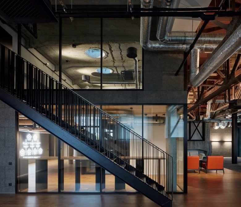 Base4Work 布拉迪斯拉发 by Studio Perspektiv Base4Work 布拉迪斯拉发 by Studio Perspektiv