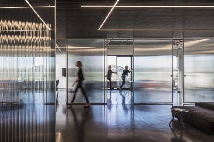 Basix 总部由 Axelrod Architects 设计，以色列特拉维夫