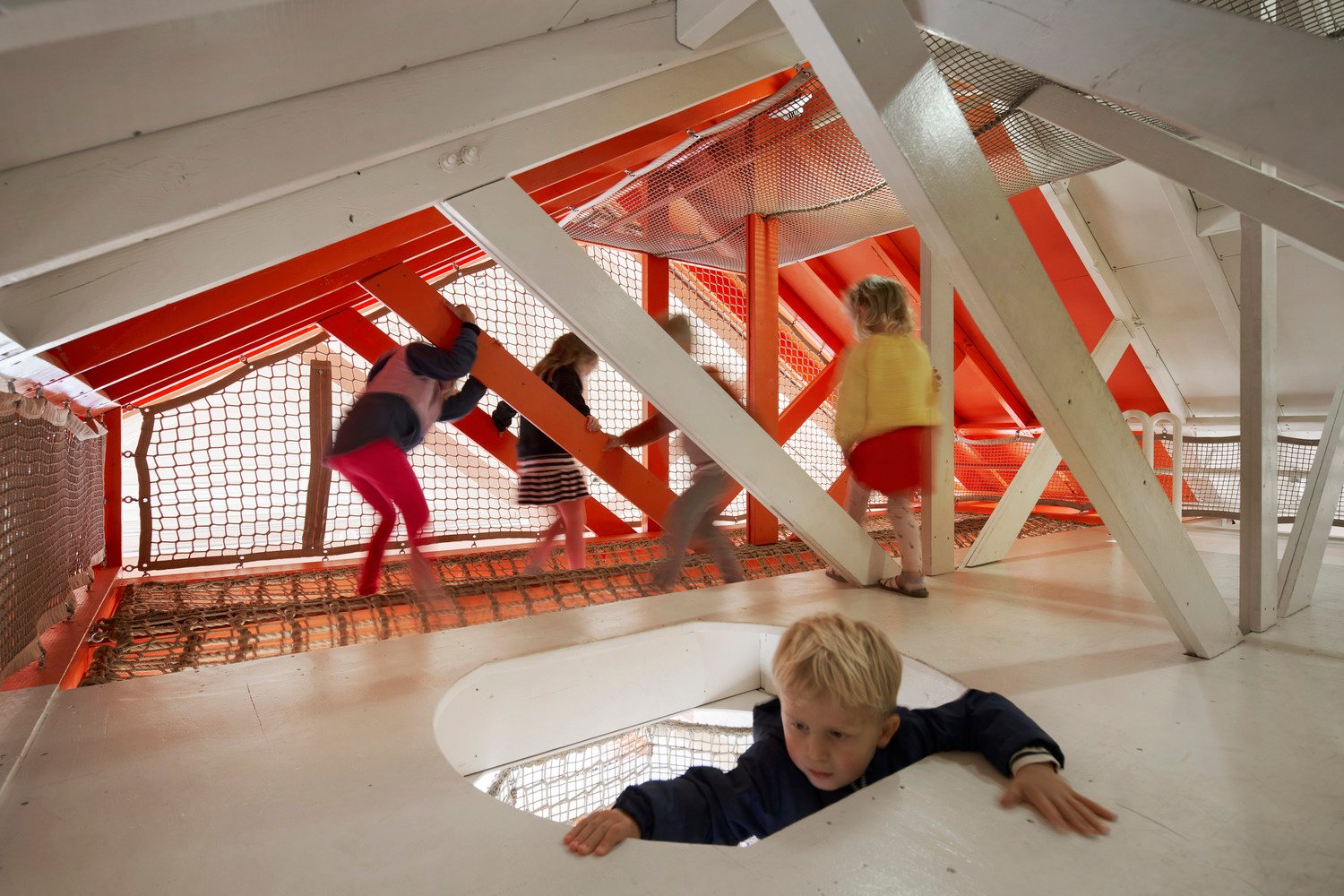 奥尔森·昆迪格 (Olson Kundig) 设计的湾区探索博物馆