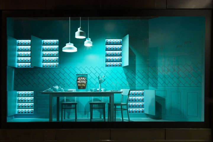Beanz Meanz Heinz Selfridges 橱窗由 Jones Knowles Ritchie (JKR) 设计，英国伦敦