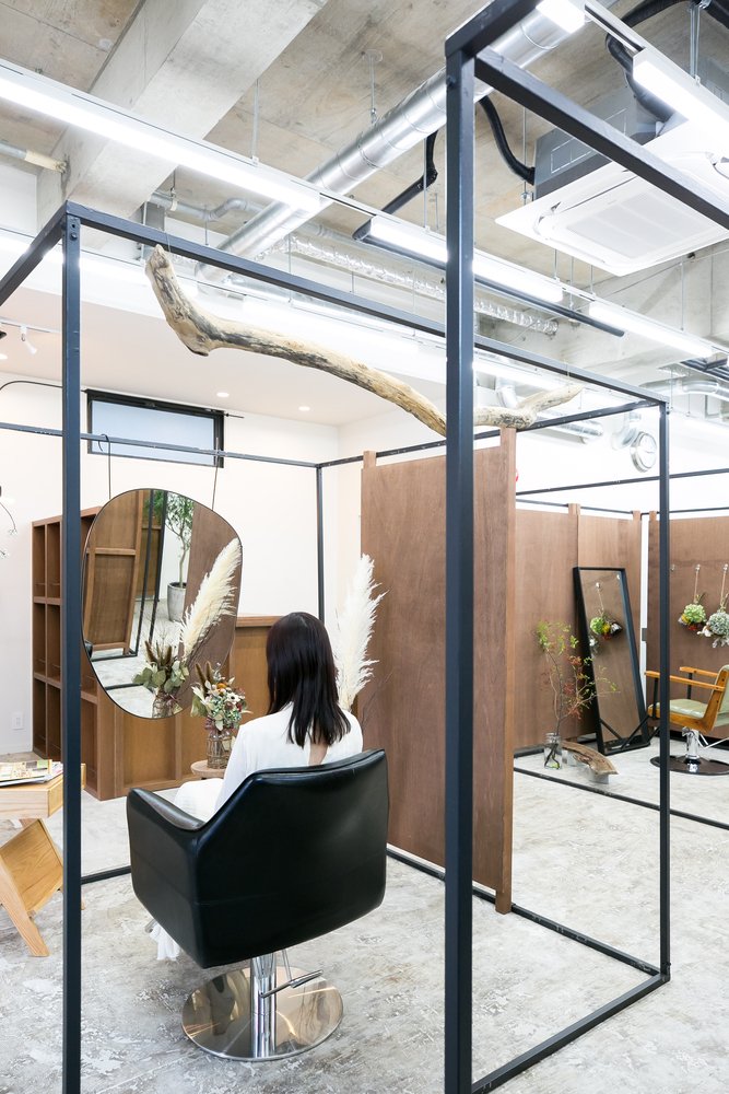 武田慎太郎设计事务所的美容院 Shin Enom