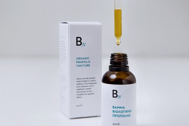 S & Team 重新设计 Bee Naturalles 包装