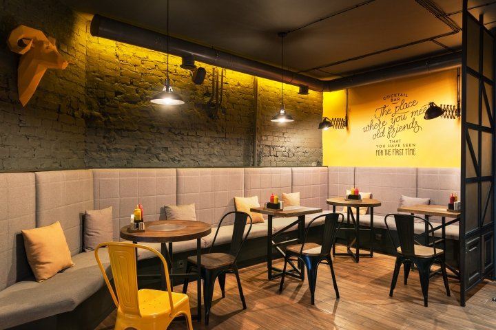 The Goort 的 Benedict 每日酒吧,哈尔科夫 – 乌克兰 The Goort 的 Benedict 每日酒吧,哈尔科夫 – 乌克兰