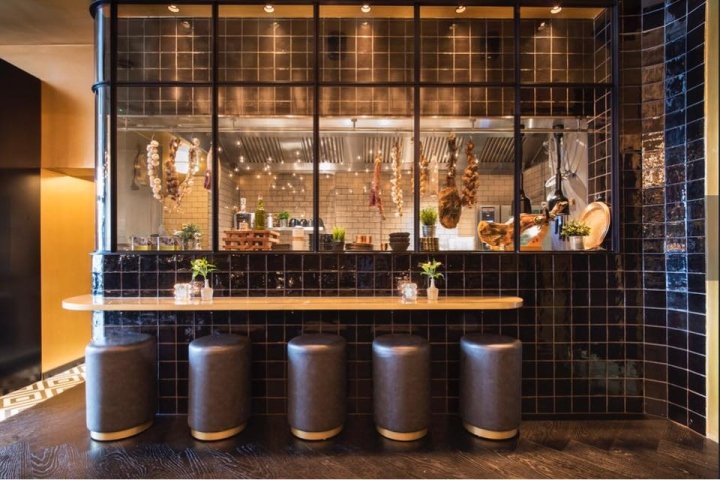 De Horeca Fabriek 啤酒精品店,鹿特丹 – 荷兰 De Horeca Fabriek 啤酒精品店,鹿特丹 – 荷兰