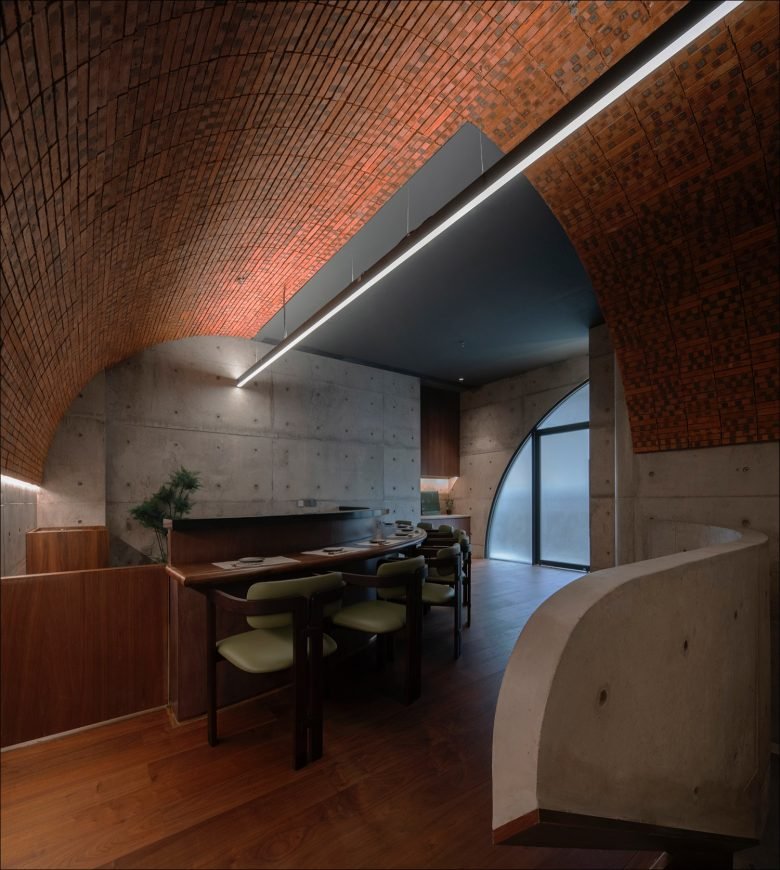 由 bigER Club 设计的 Biiird 餐厅