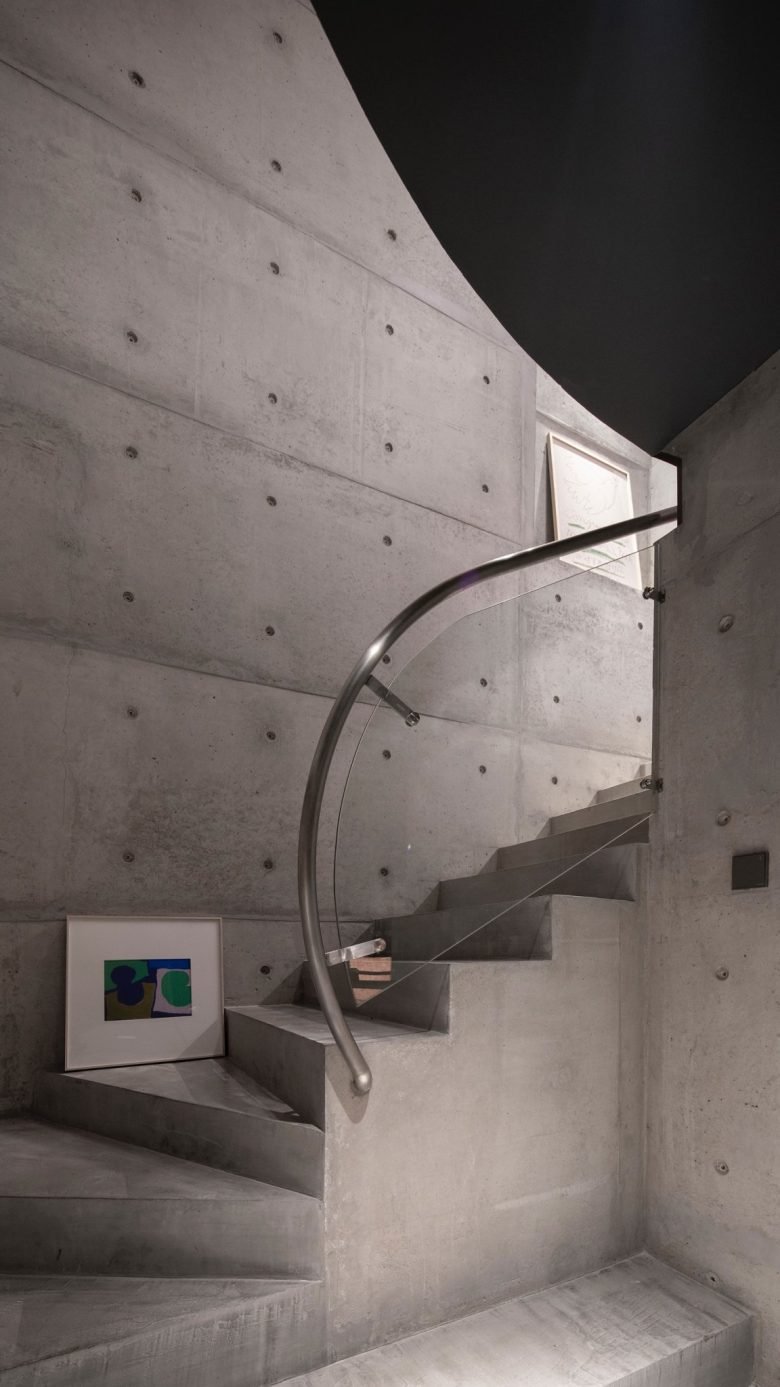 由 bigER Club 设计的 Biiird 餐厅