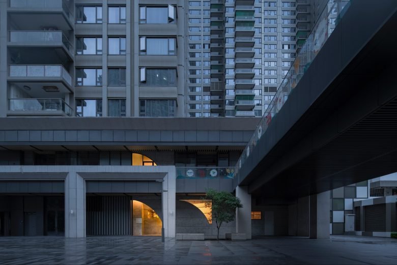 由 bigER Club 设计的 Biiird 餐厅