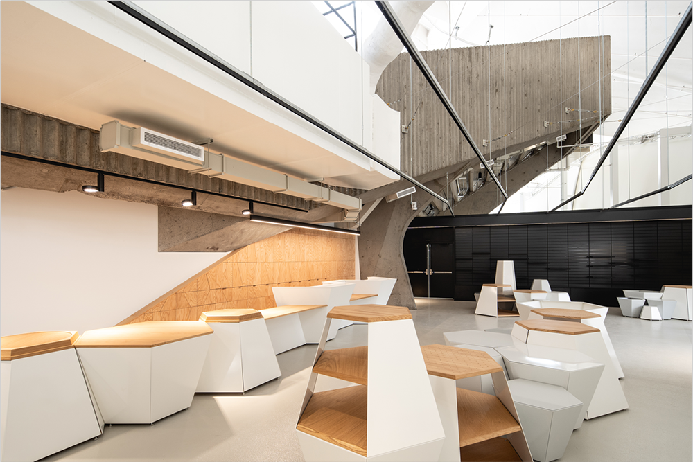 Biodôme 商店由 Adhoc 建筑事务所和 Messier 设计师设计