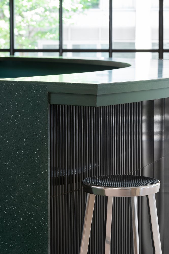 黑风筝办公室由 Bureau de Change Architects 设计