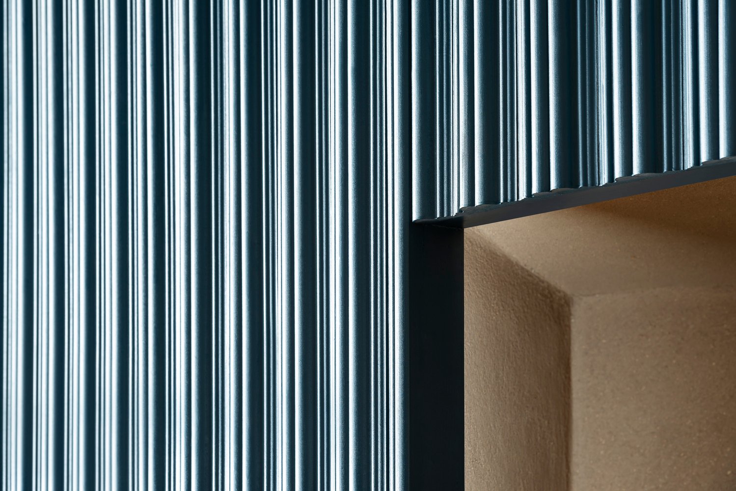 黑风筝办公室由 Bureau de Change Architects 设计