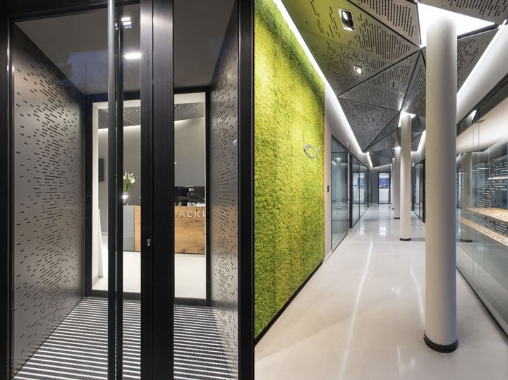 Blackfin 总部由 Anidride Design 设计，Taibon Agordino / Belluno – 意大利