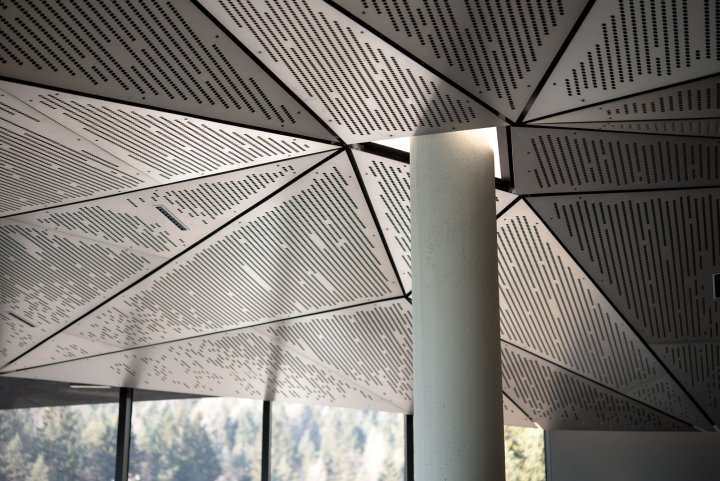 Blackfin 总部由 Anidride Design 设计，Taibon Agordino / Belluno – 意大利