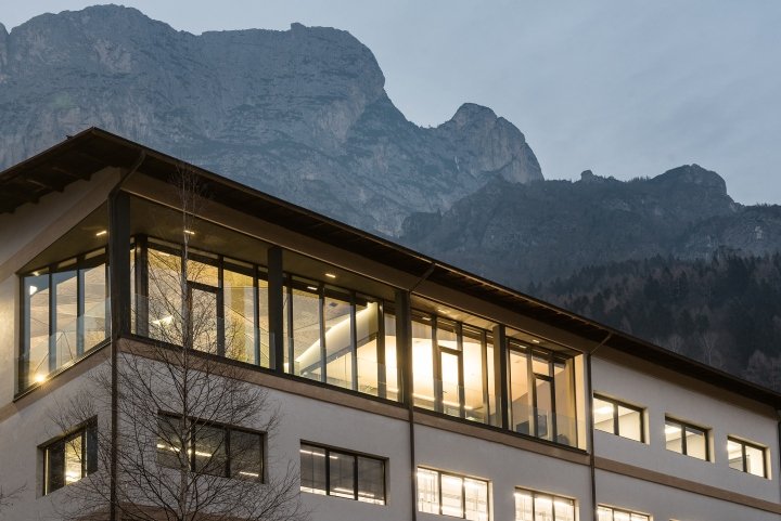 Blackfin 总部由 Anidride Design 设计，Taibon Agordino / Belluno – 意大利