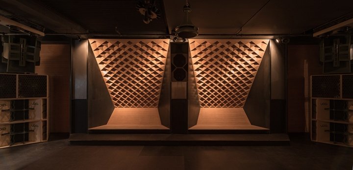 Blitz 音乐俱乐部，由 Studio Knack 和 Simon Vorhammer 设计，德国慕尼黑