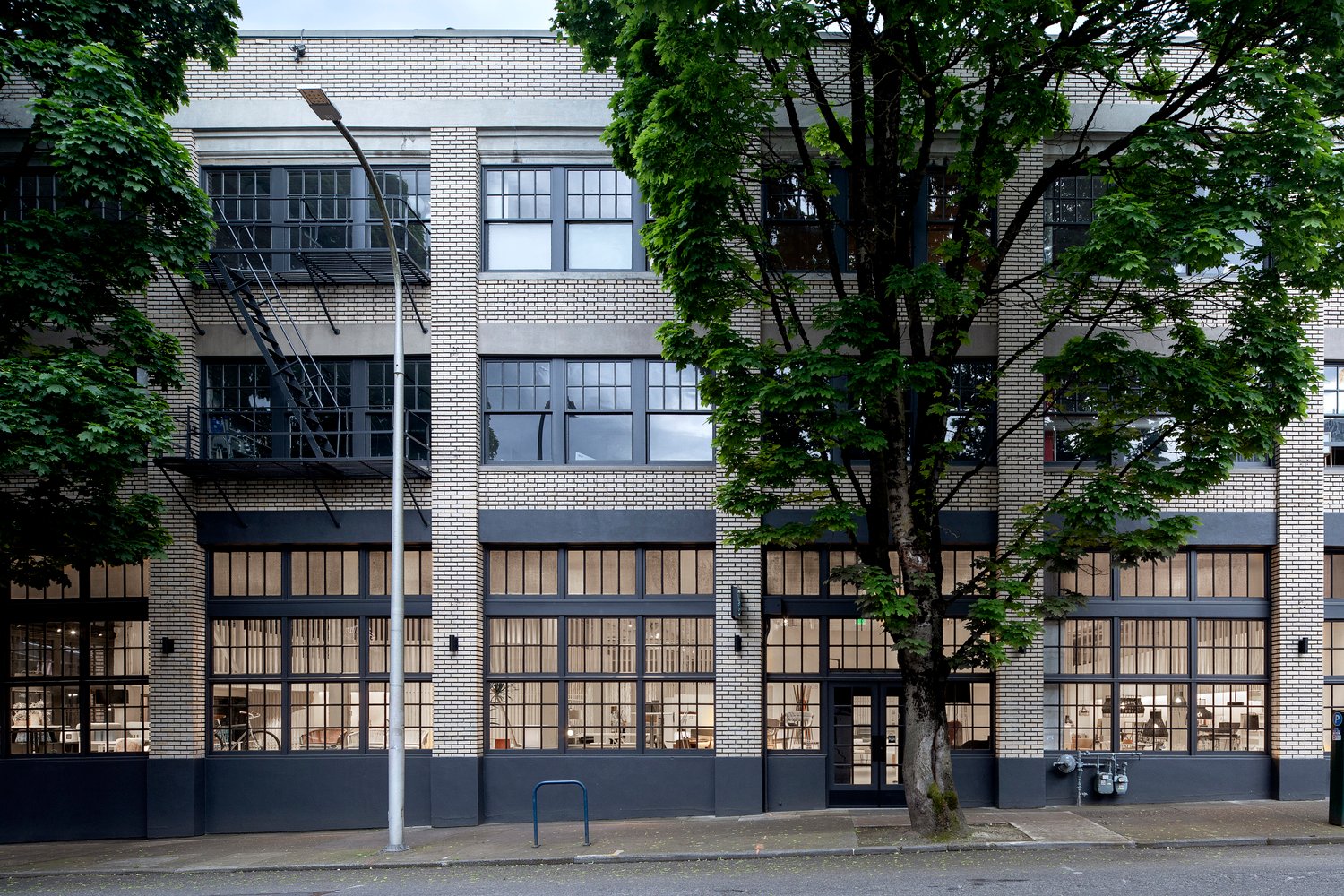 蓝点展厅由 Waechter Architecture 设计