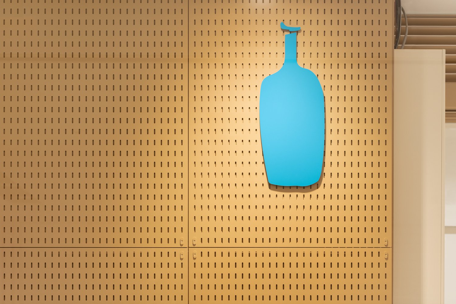 蓝瓶咖啡大丸东京咖啡馆摊位由 Schemata Architects 设计 蓝瓶咖啡大丸东京咖啡馆摊位由 Schemata Architects 设计