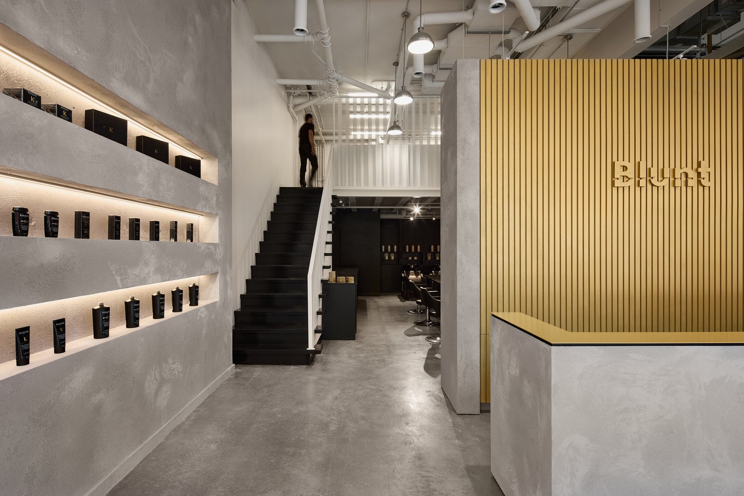 ISSADESIGN 的 Blunt 美发沙龙