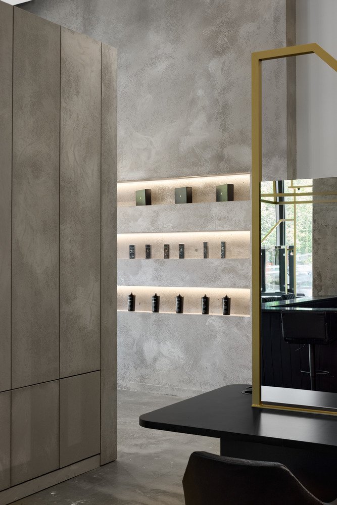 ISSADESIGN 的 Blunt 美发沙龙