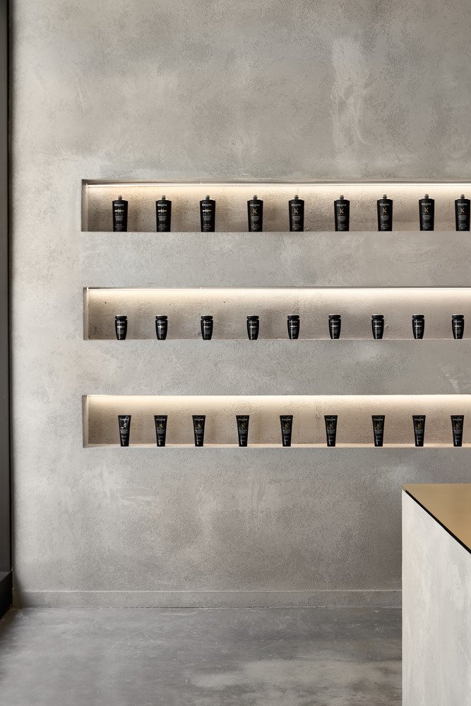 ISSADESIGN 的 Blunt 美发沙龙