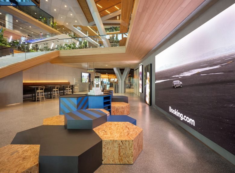 Booking.com 城市校园由 UNStudio + HofmanDujardin 设计