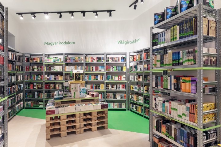 Bookline 快闪店,由 81font Architecture & Design 设计,匈牙利布达佩斯 Bookline 快闪店,由 81font Architecture & Design 设计,匈牙利布达佩斯