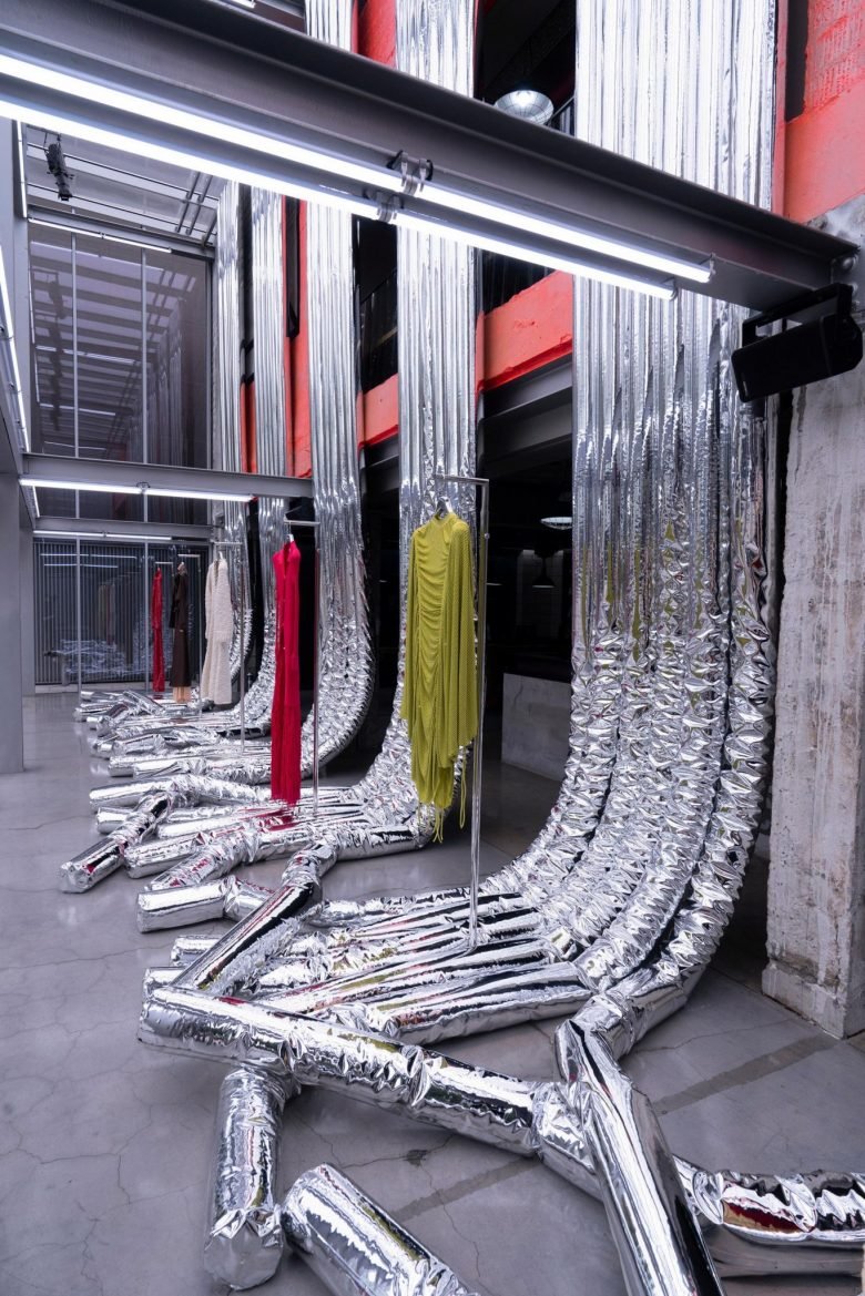 Random Studio 设计的 Bottega Veneta 快闪店