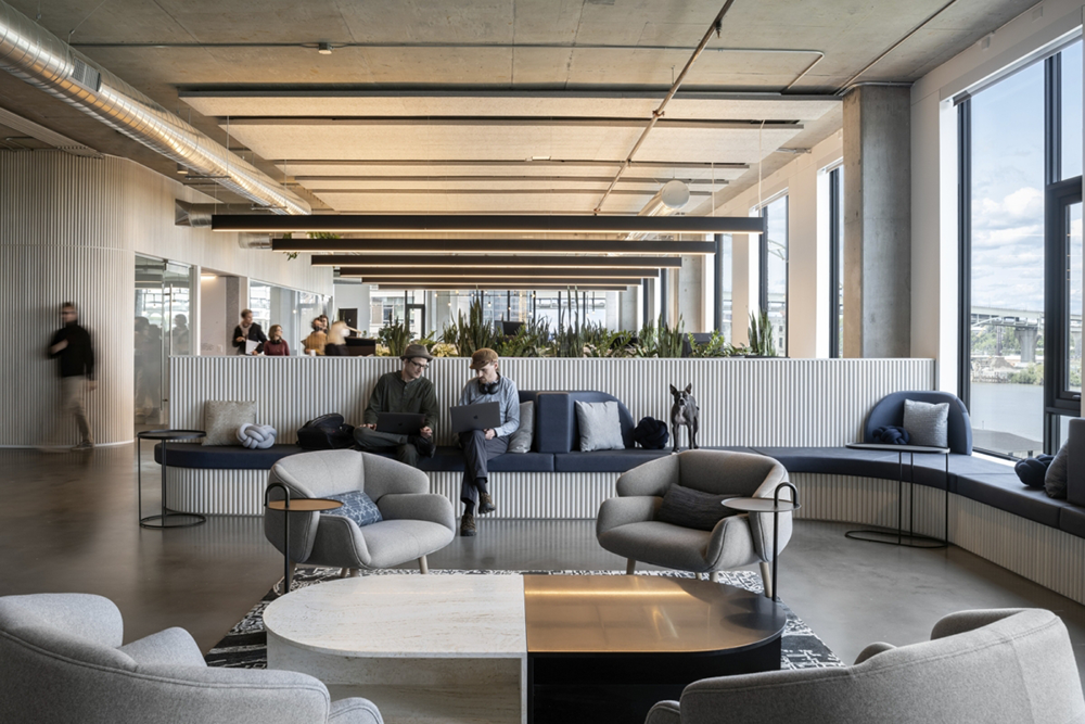 由 Hacker 设计的 Brainium Studios 办公室