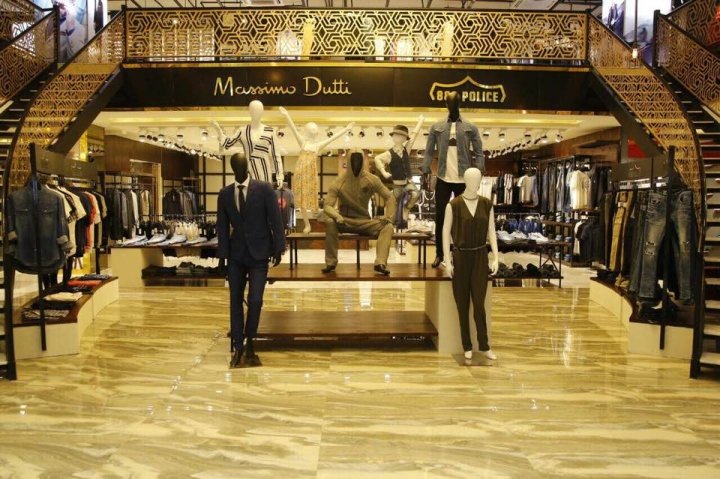 Mark Inn 的 Brand Land 商店，拉合尔 – 巴基斯坦