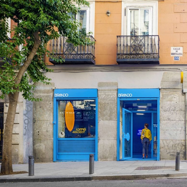 白兰度冰淇淋店 by SOLAR