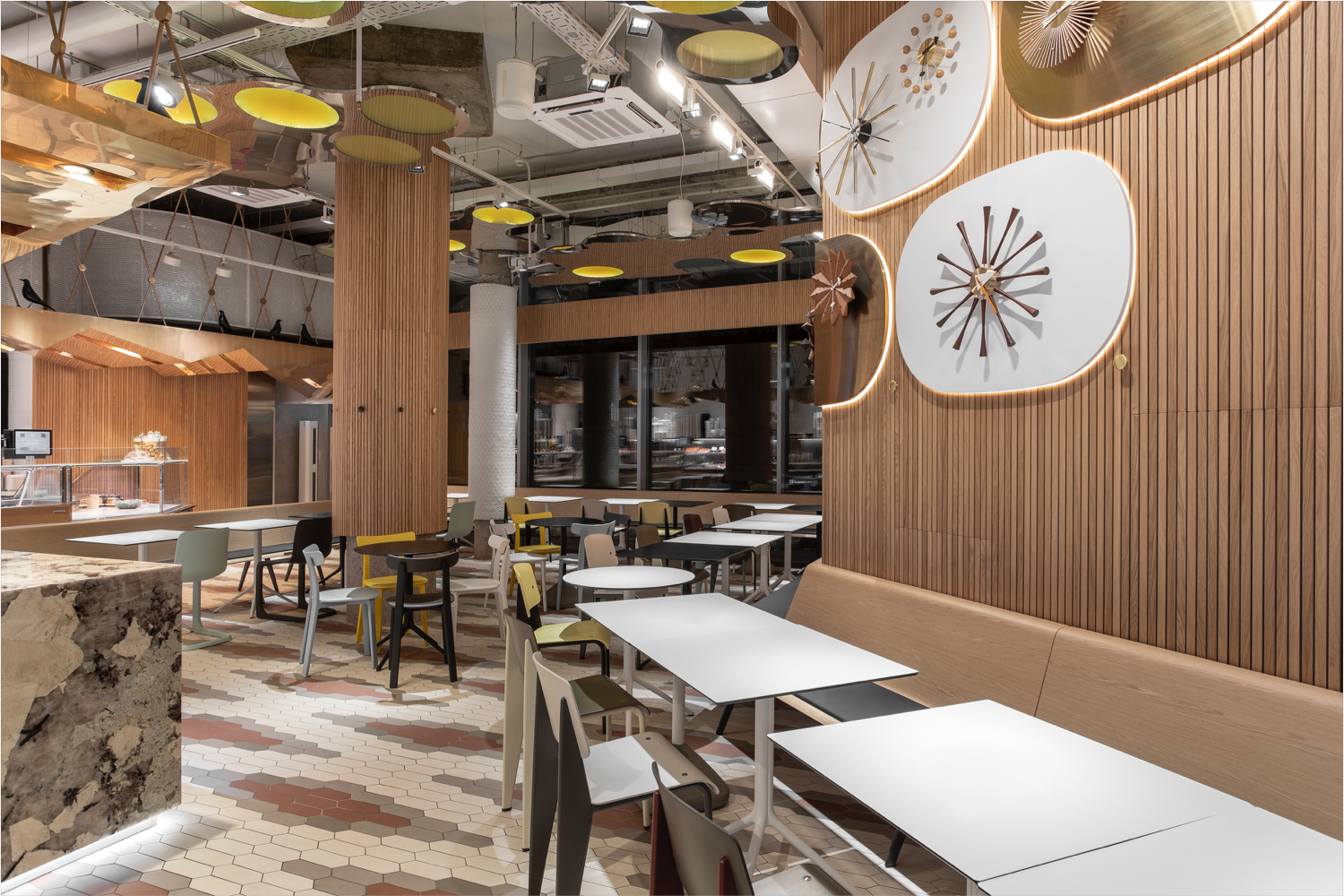 Arch Department 的 Bratya Karavaevi 餐厅