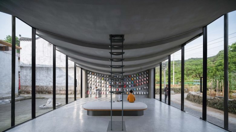 赖工作室的桥梁画廊